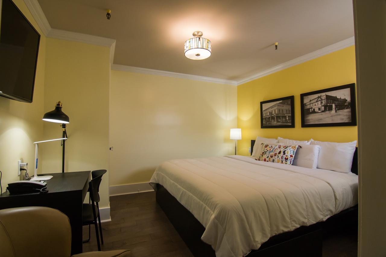 Batesville The Sherman Inn מראה חיצוני תמונה