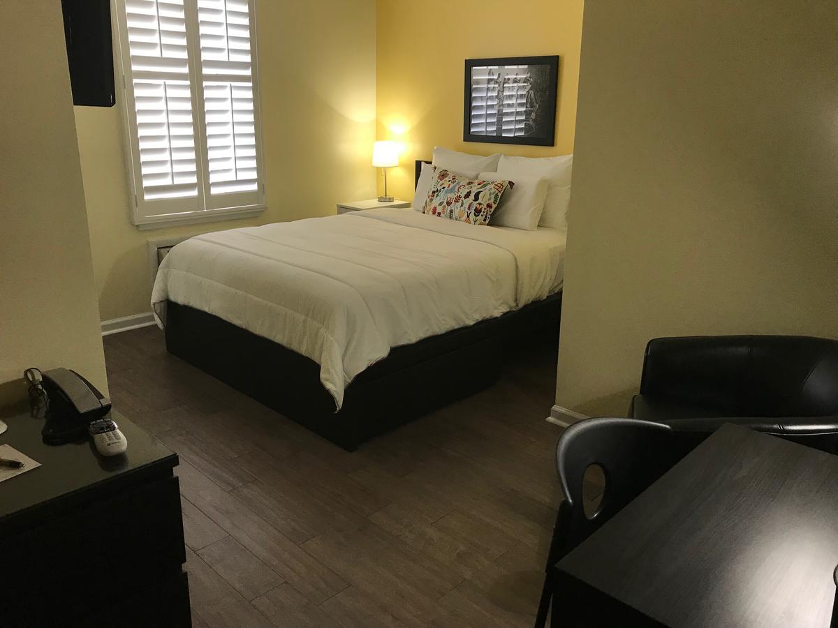 Batesville The Sherman Inn מראה חיצוני תמונה