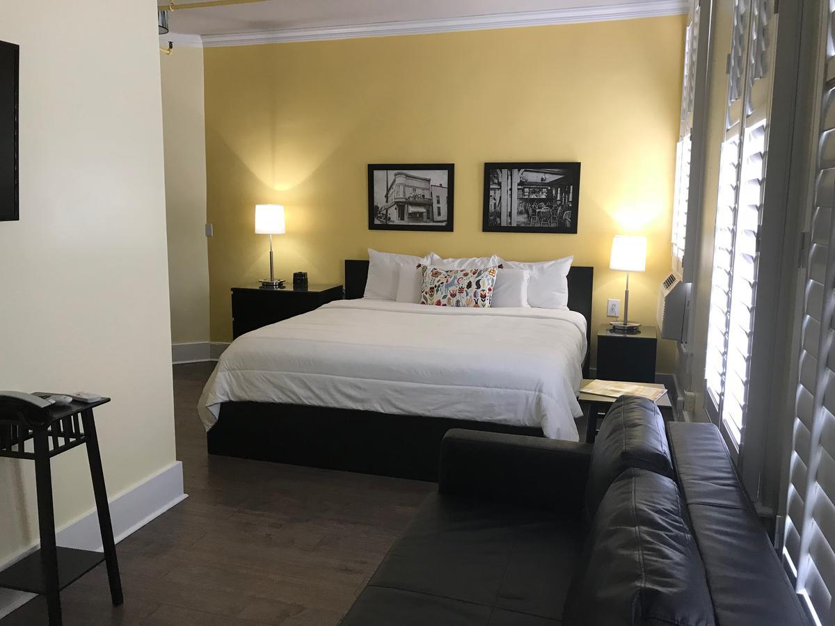 Batesville The Sherman Inn מראה חיצוני תמונה
